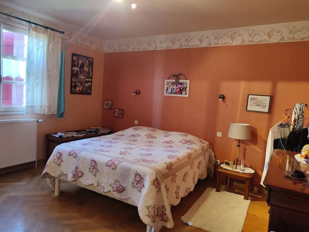 Maison à SAINT-JULIEN-SUR-REYSSOUZE