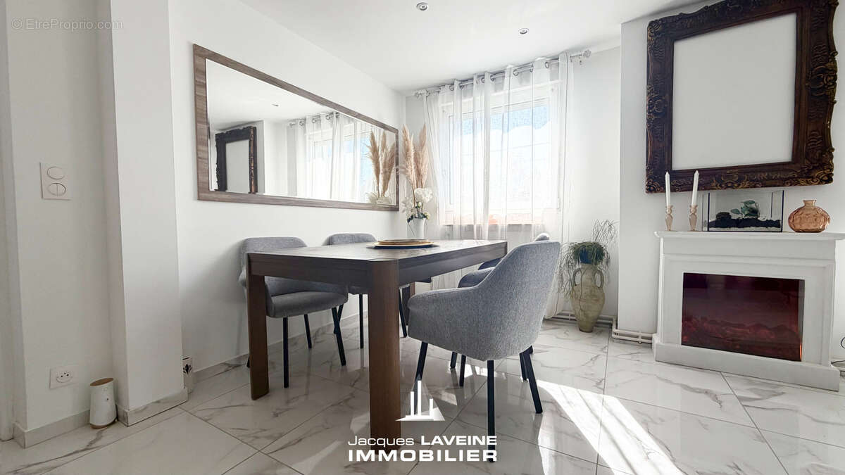 Appartement à SCY-CHAZELLES