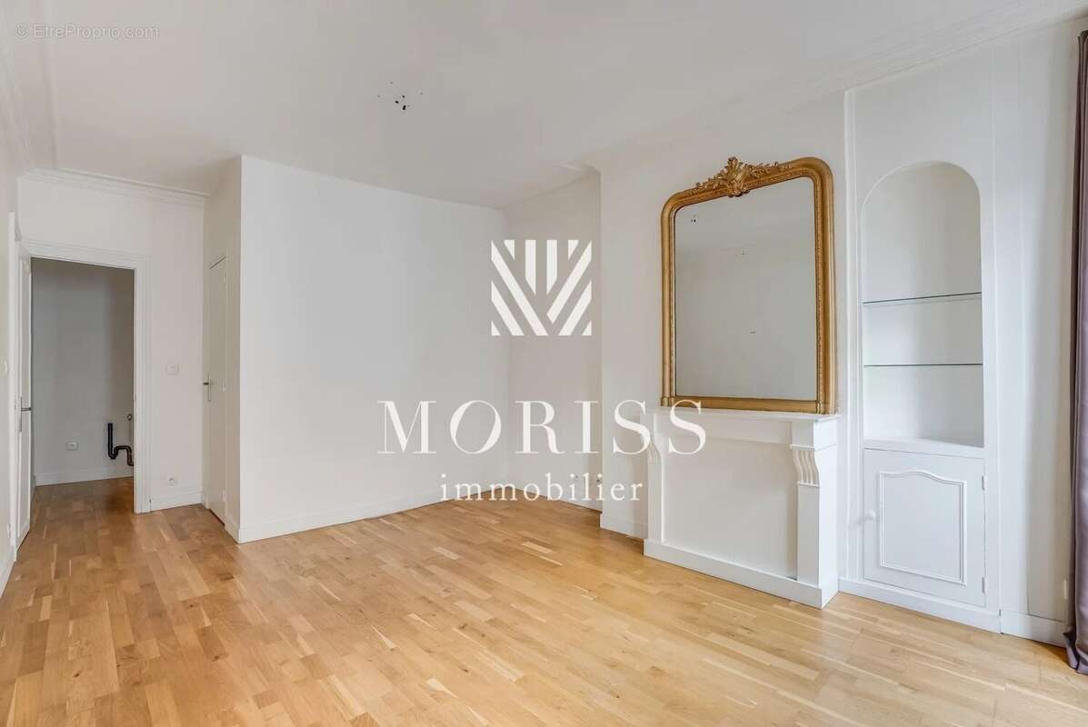 Appartement à PARIS-8E
