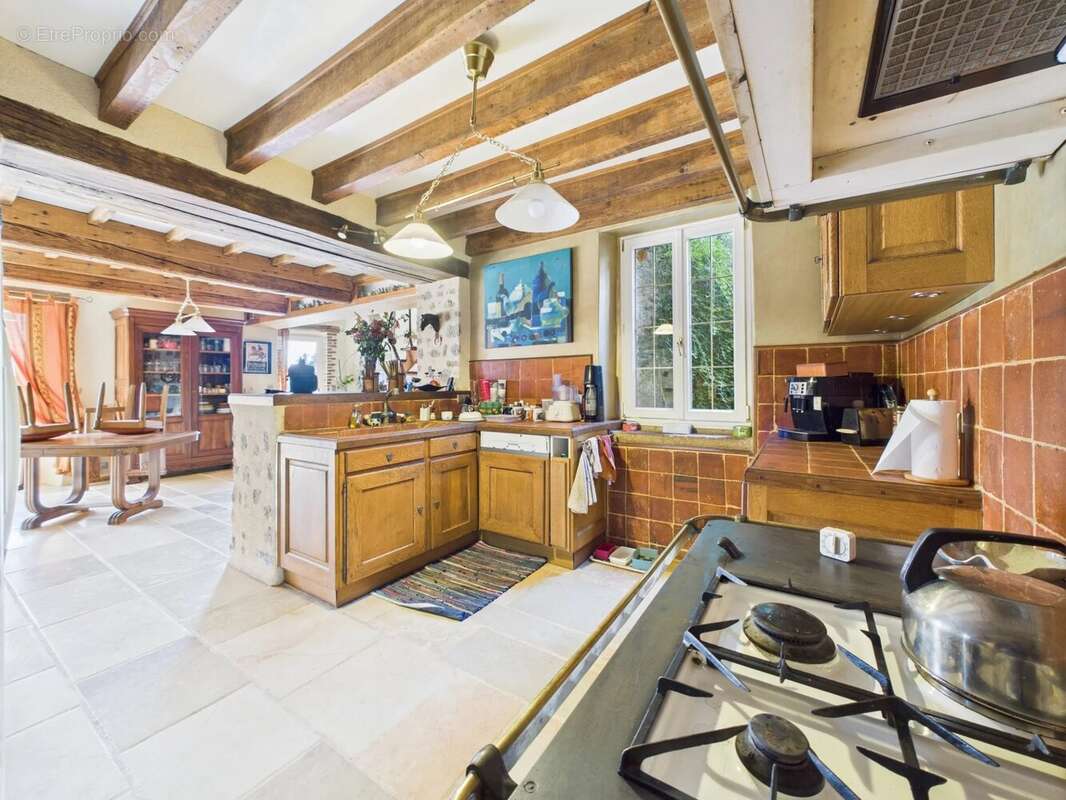 Maison à LA ROCHE-EN-BRENIL