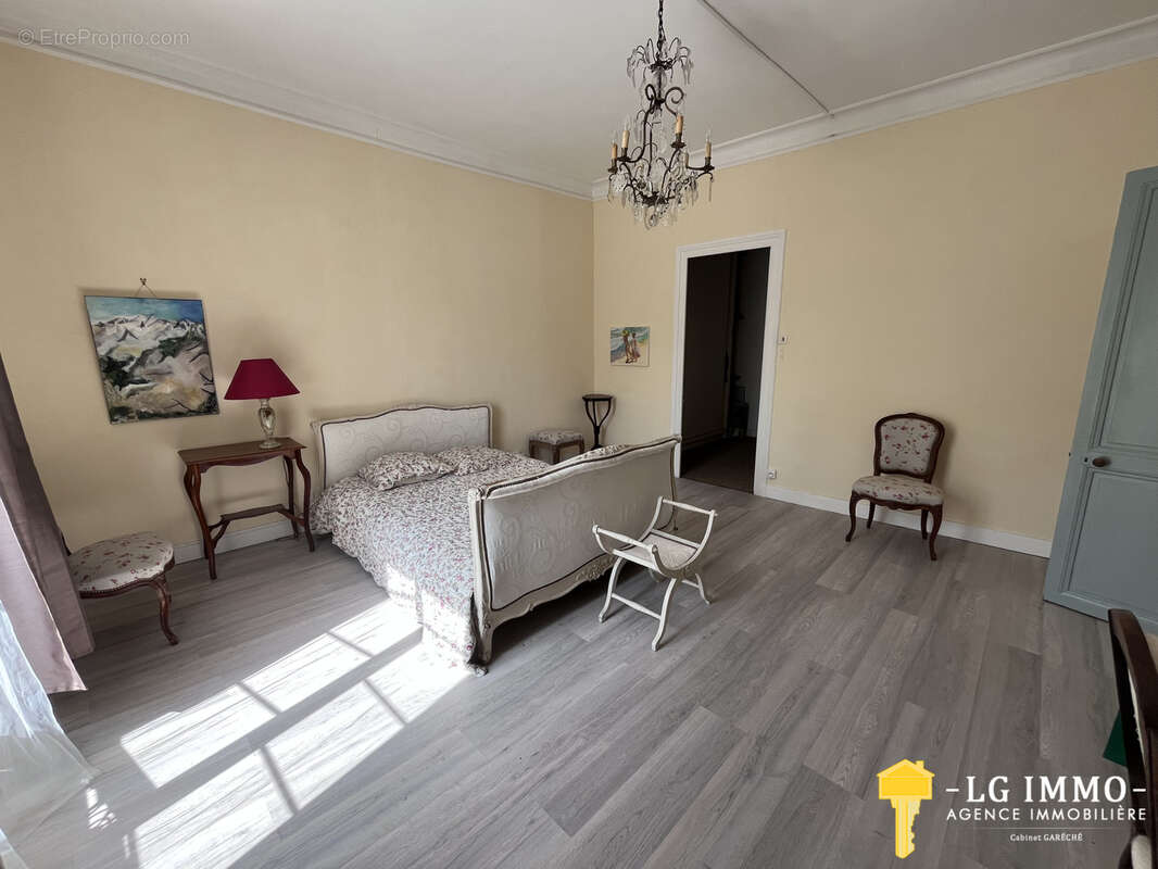 Maison à MORTAGNE-SUR-GIRONDE