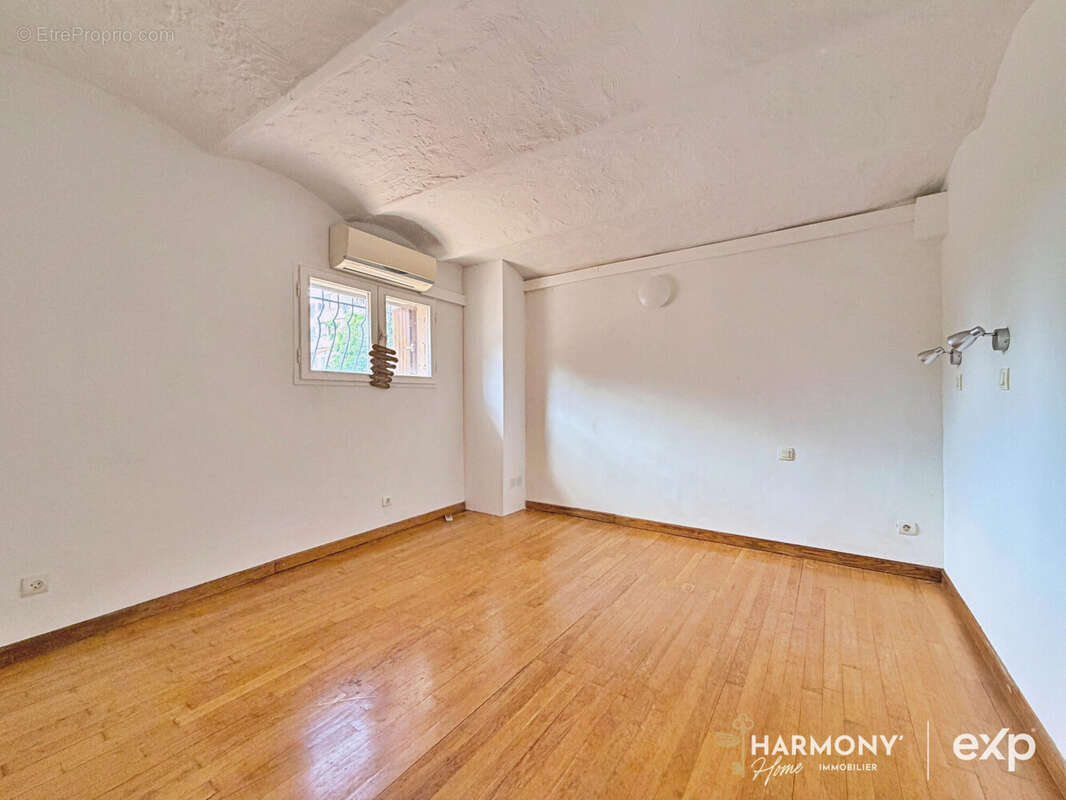 Appartement 87 m² à Marseille-4e  - photo 8