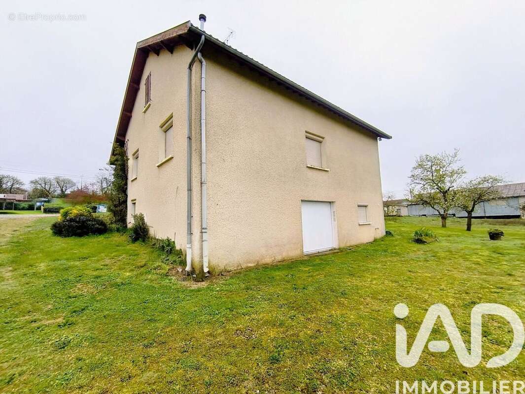 Maison 114 m² à Chavanges  - photo 3