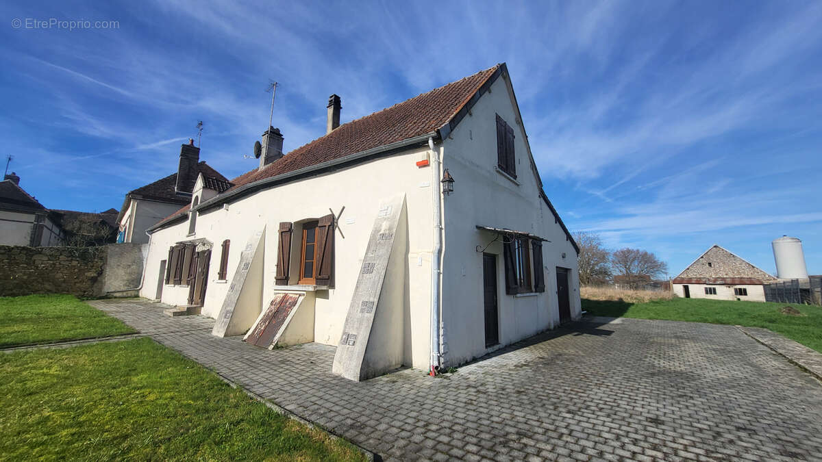 Maison à PERCENEIGE