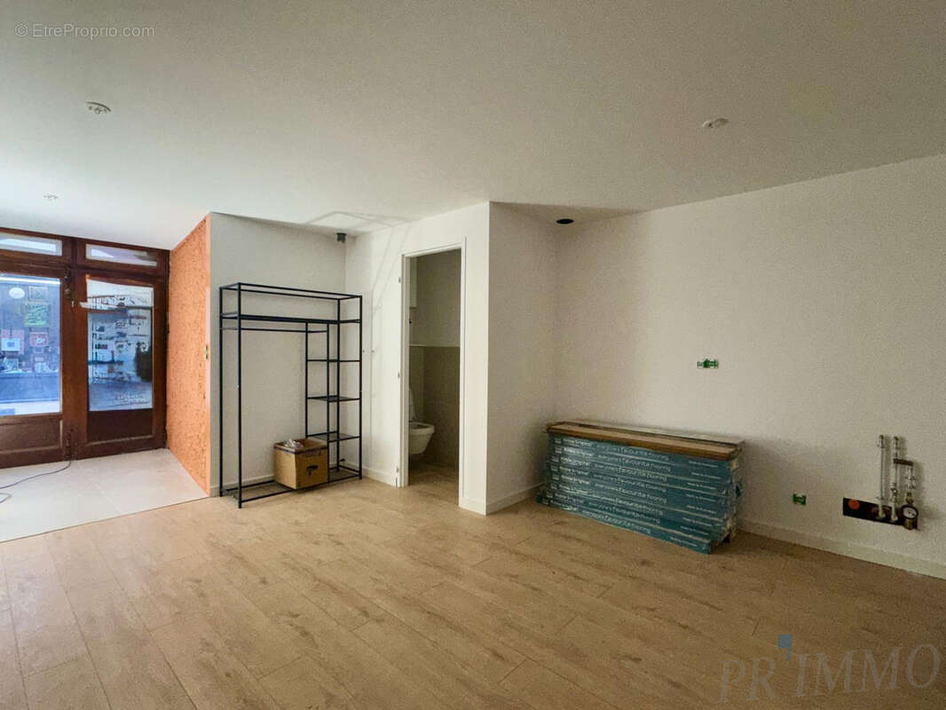 À vendre   local commercial 25 m2 entièrement rénové   fréjus centre-ville - photo 2