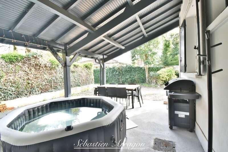 Maison plain-pied à vendre à Villeneuve-sur-Lot (47)– Maison rénovée avec jardin, proche commerces, idéale retraité ou couple - photo 18