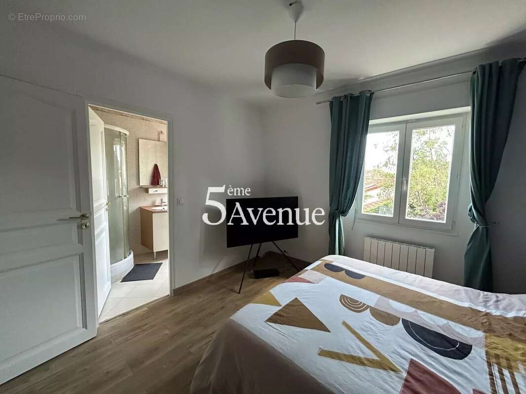 Maison à SAINT-MAUR-DES-FOSSES