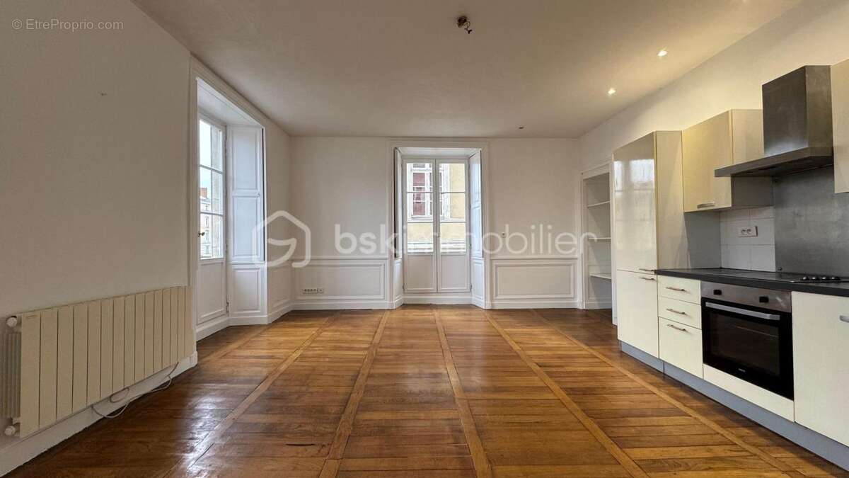Très bel appartement de caractère T2 – 57 m2 – Hyper Centre Ville de RENNES - photo 4