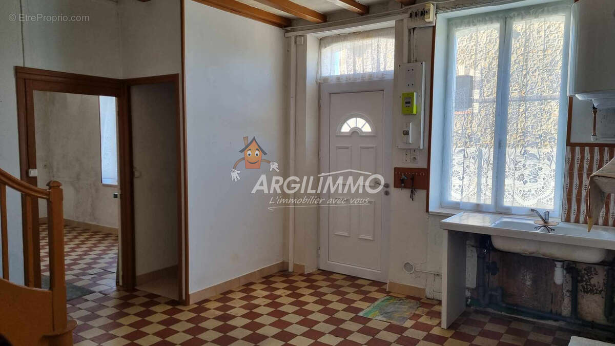 Maison à SAINT-CALAIS