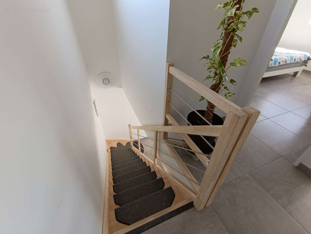 Maison à SAINT-LAURENT-DE-LA-SALANQUE