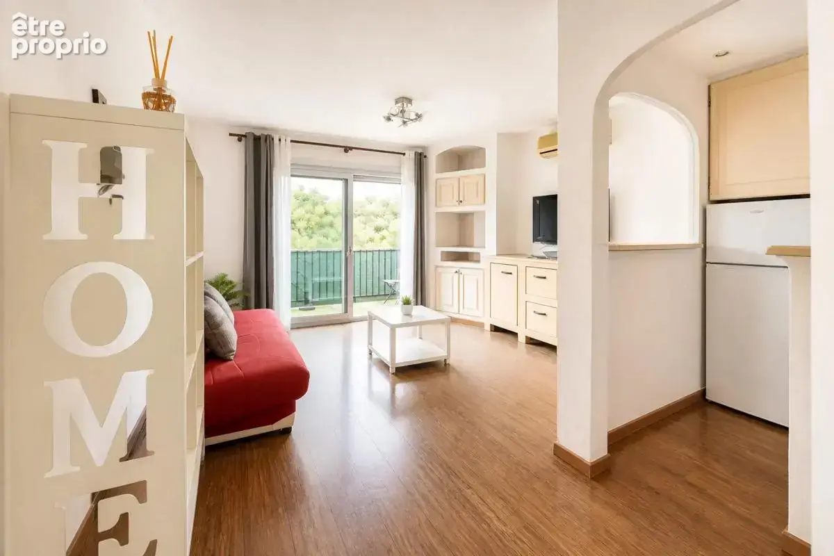 Cavalaire-sur-Mer - Appartement T2 42m2 avec balcon et parking - photo 2