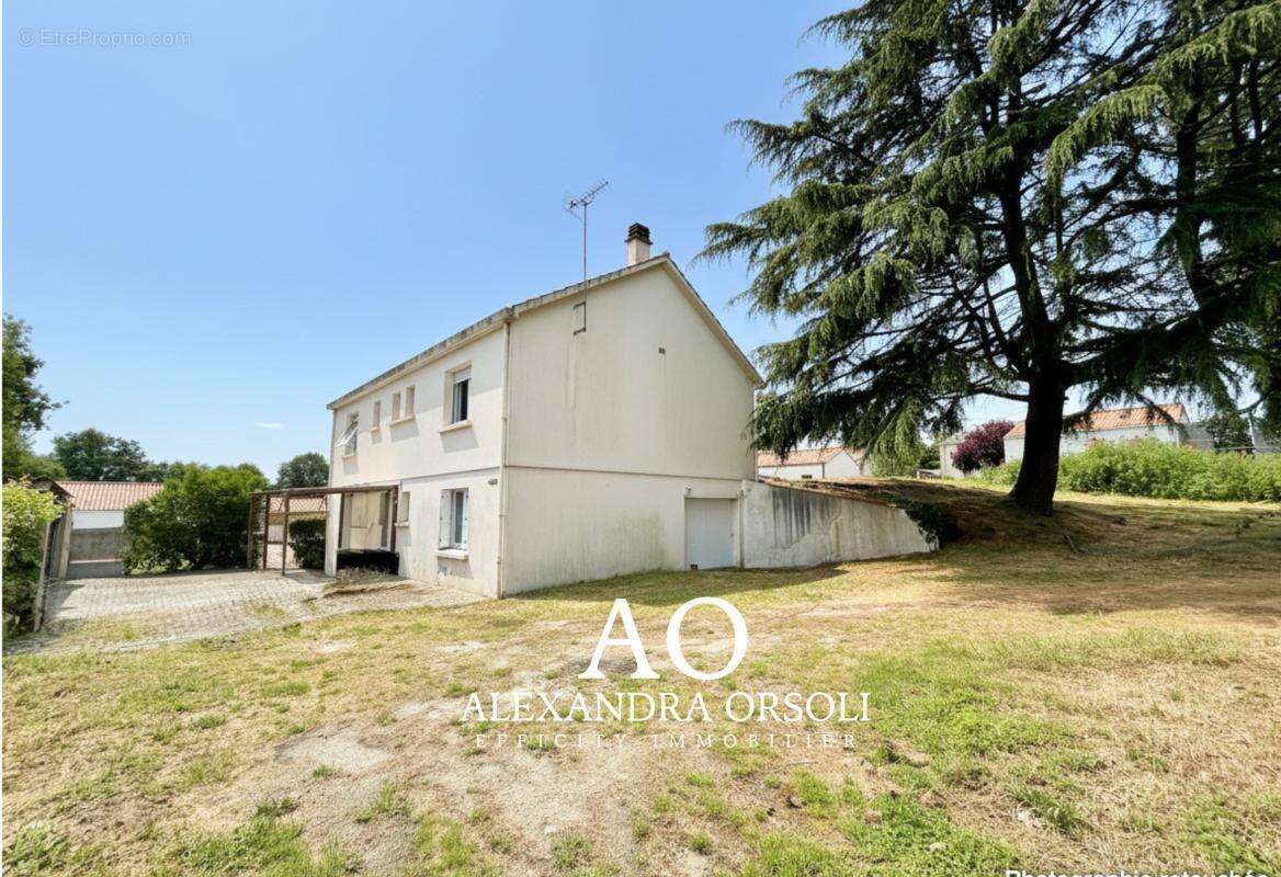 Maison à LA CHAPELLE-PALLUAU