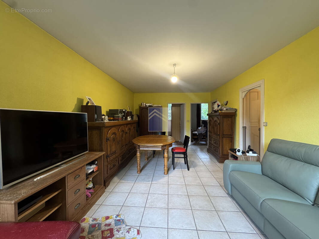 Appartement à COURBEVOIE