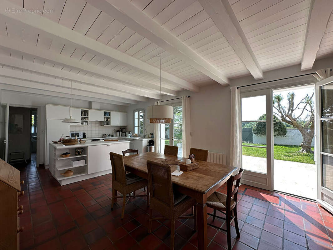 Maison à SAINT-CLEMENT-DES-BALEINES