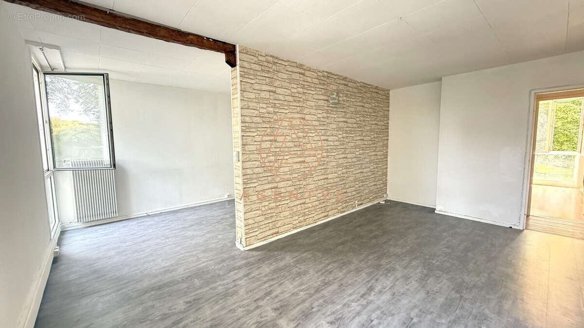 Appartement à LE PLESSIS-TREVISE
