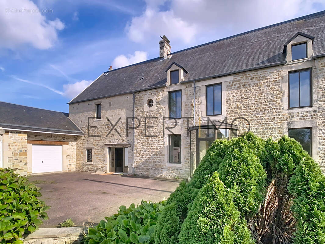 Maison à NOYERS-BOCAGE