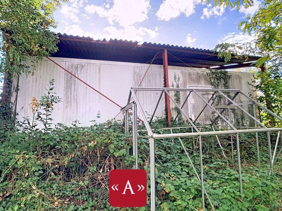 Commerce à LA MAGDELAINE-SUR-TARN