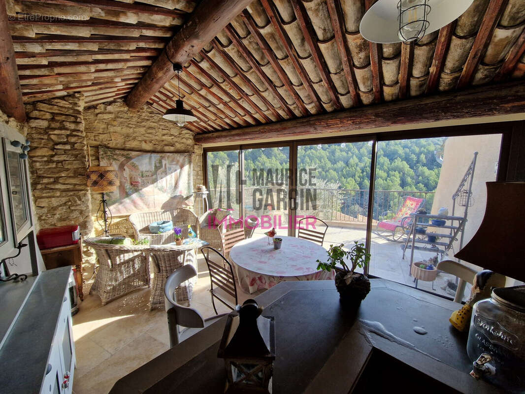 Maison à SAUMANE-DE-VAUCLUSE