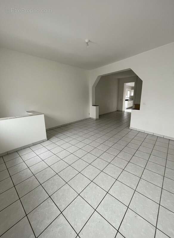 Maison à AULNOYE-AYMERIES