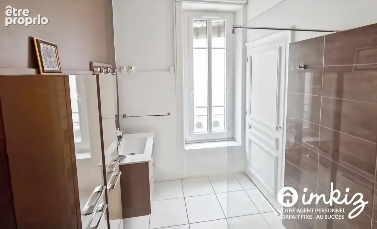 T2 de 58m2 rénové avec balcon- Préfecture/Liberté - photo 7