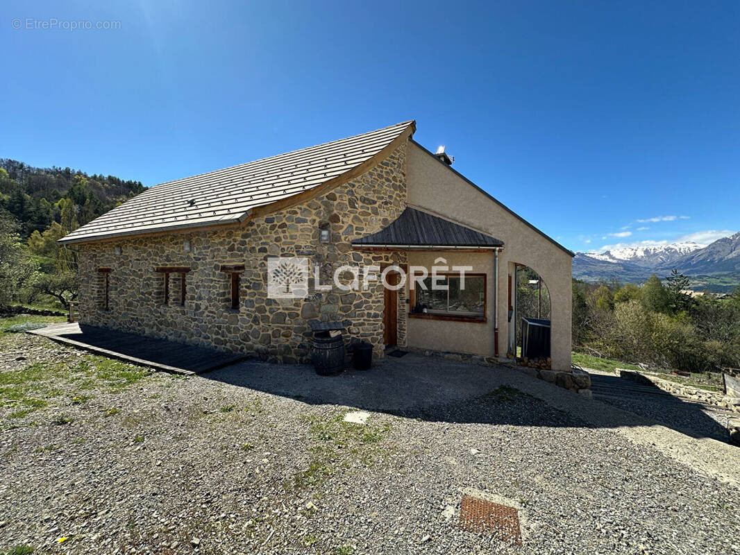 Maison à CROTS