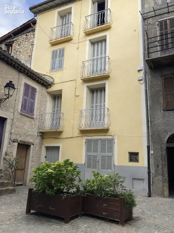 Jolie appartement sis sur la commune de Clans - photo 1