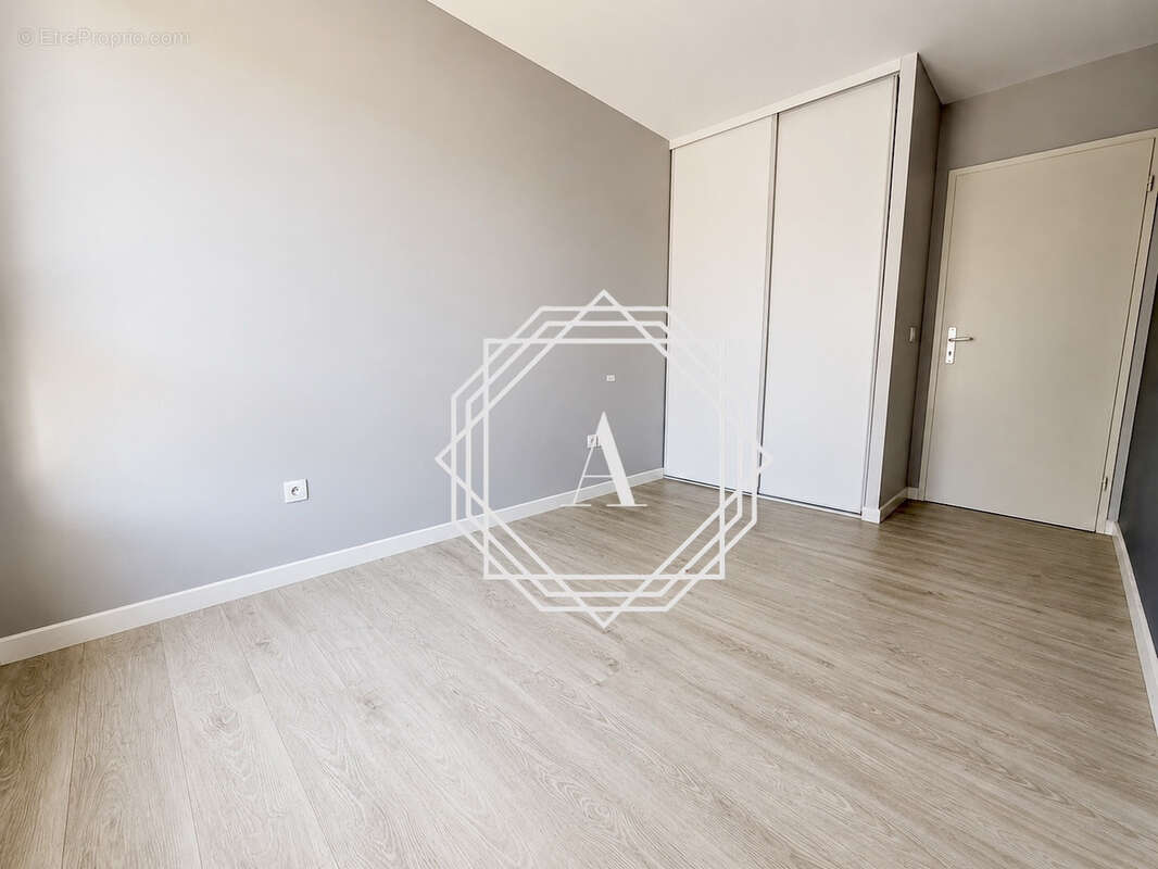 Appartement à LOUVRES