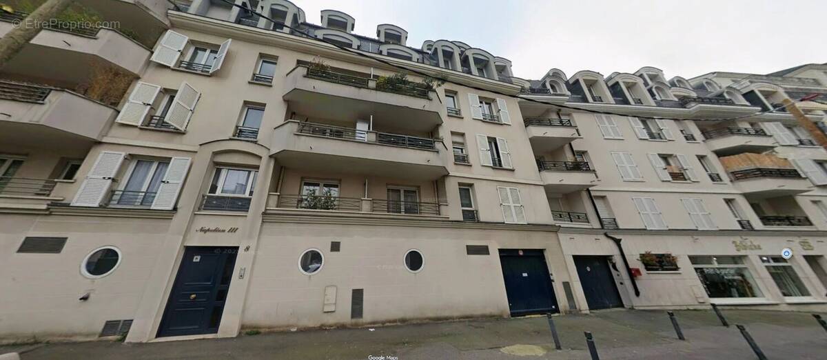 Parking à LES LILAS