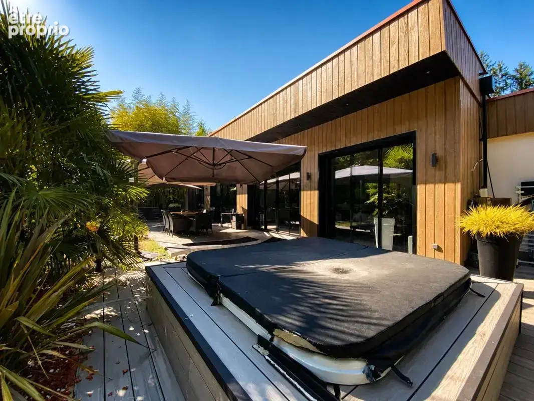 Maison de 8 pièces de 245 m² à Lamorlaye - photo 4