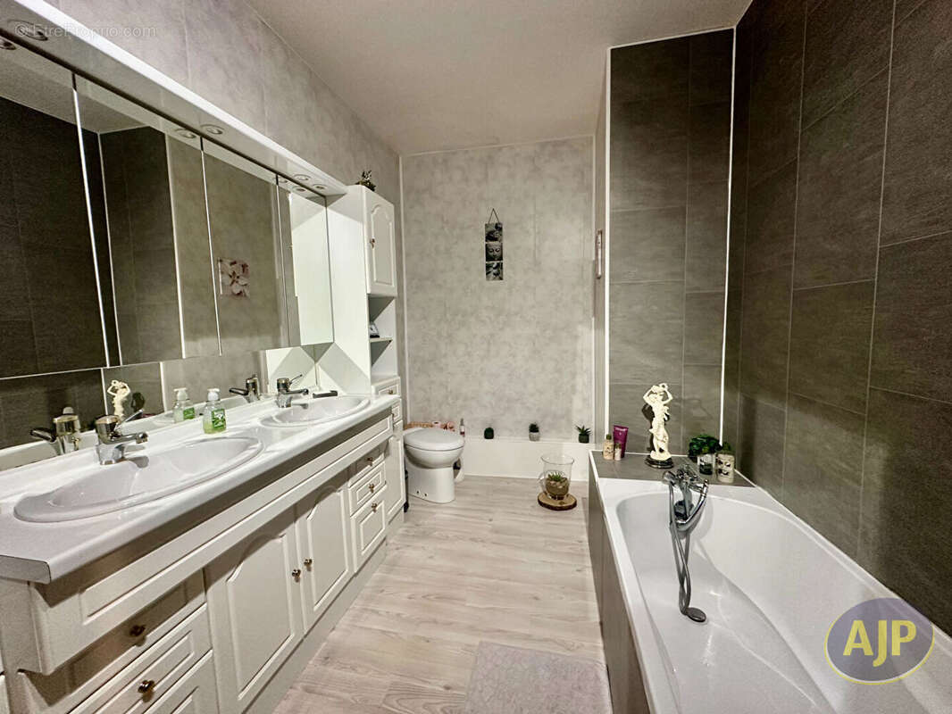 Maison à LE TEMPLE-DE-BRETAGNE