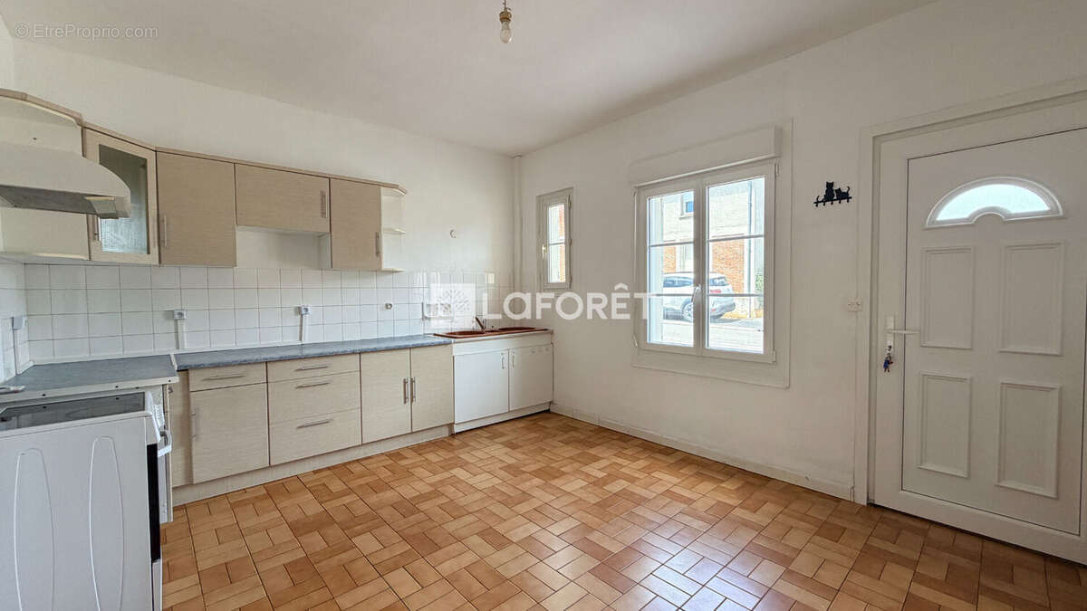 Maison La Neuville Au Pont 5 pièces 102 m2 - photo 4