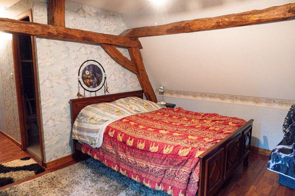 Maison à LACROPTE