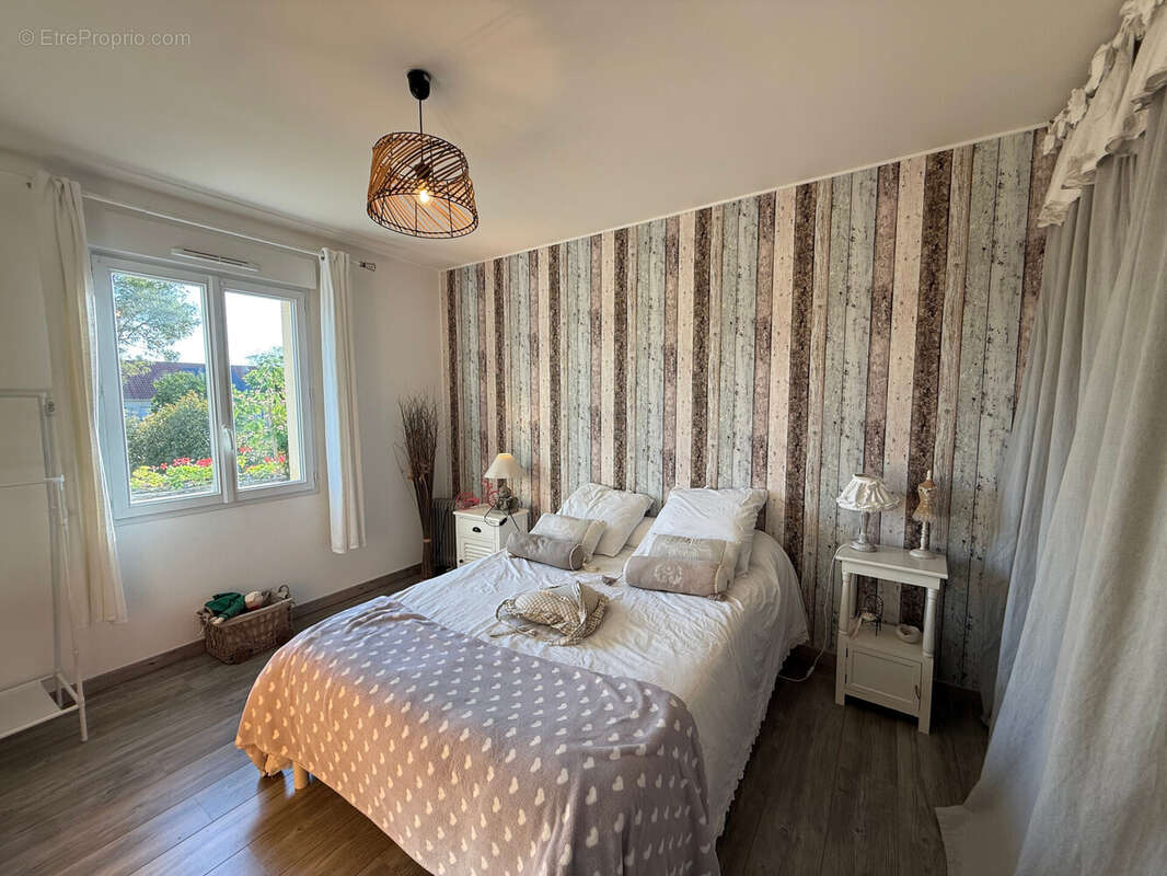 Maison 155 m² à Montgivray  - photo 9