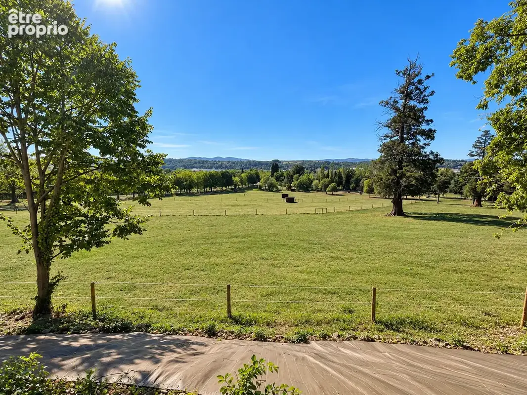 T3 d'exception au Château de la Roche avec jardin privatif de 350 m2 - photo 4
