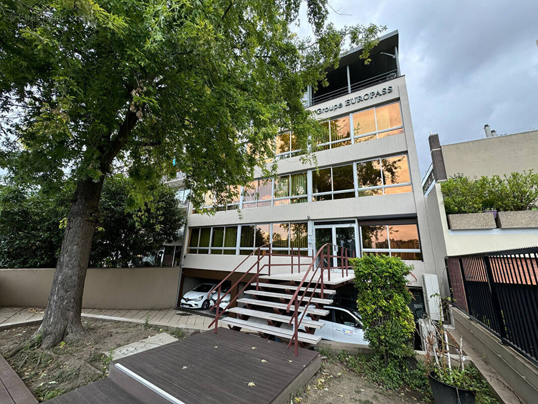 Commerce à COURBEVOIE