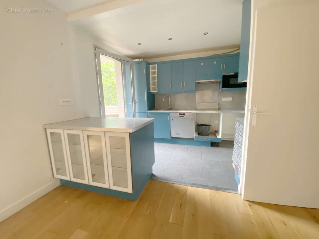 Appartement à CHARENTON-LE-PONT