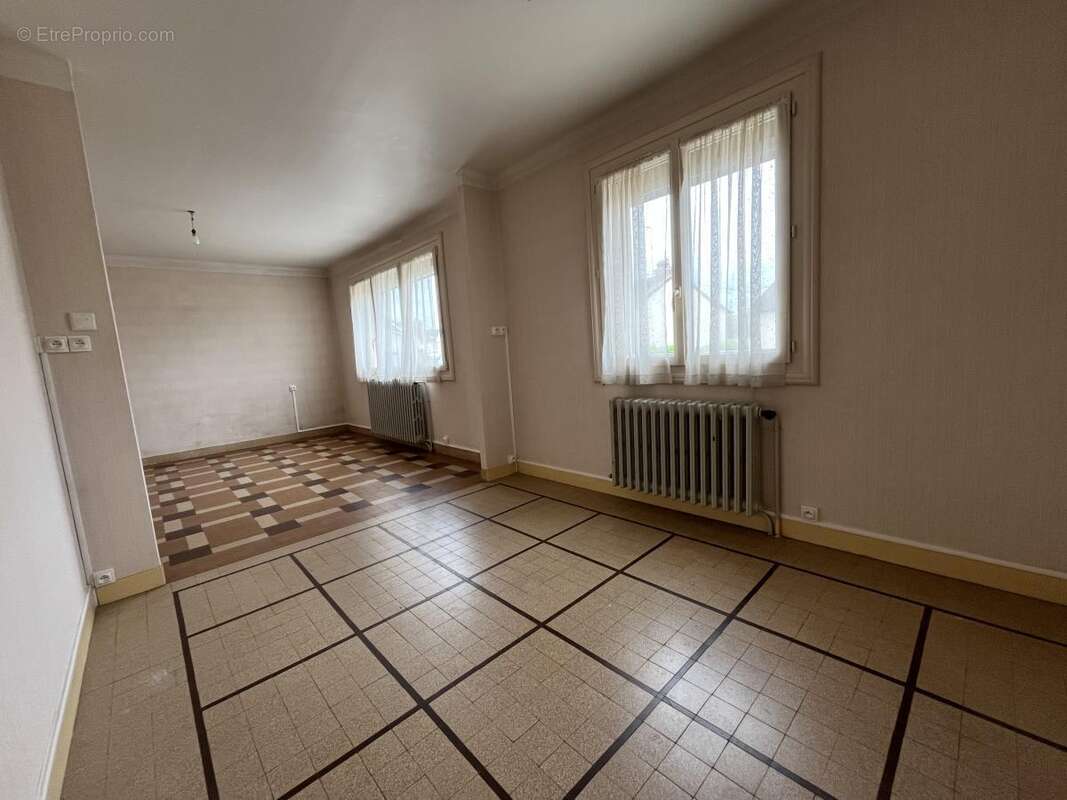 Maison 73 m² à Connerre  - photo 4