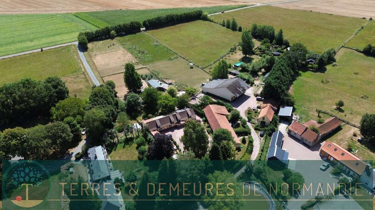 A vendre Propriété touristique de charme au cur de la campagne normande, offrant un cadre paisible et un fort potentiel d'activ - photo 36