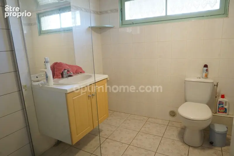 Maison de 155 m² à vendre en excellent état, 4 chambres, 6 pièces et spacieux garage - photo 17