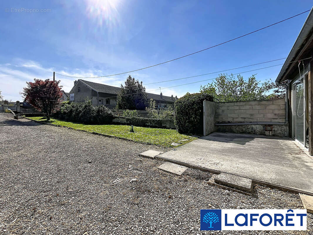 Maison à IS-SUR-TILLE