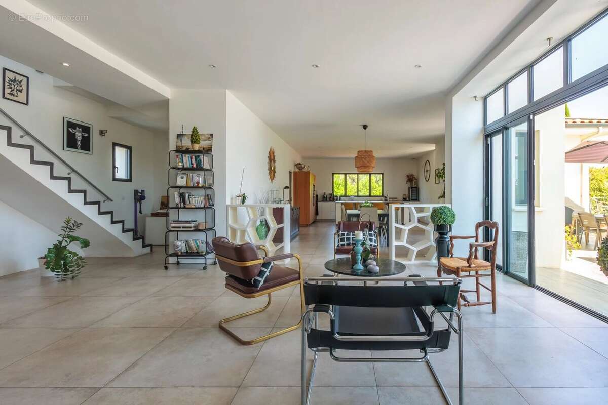 Maison contemporaine avec piscine Campagne Arlésienne - photo 18
