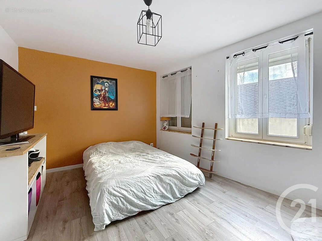 Maison à MAUREGNY-EN-HAYE