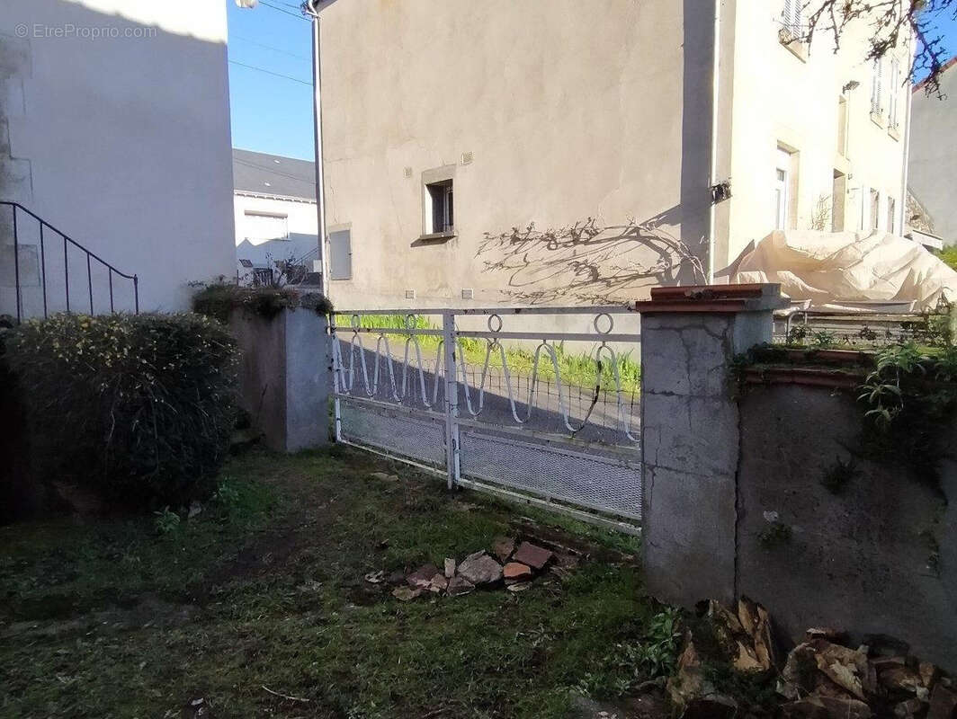 Maison à SAINTE-SEVERE-SUR-INDRE