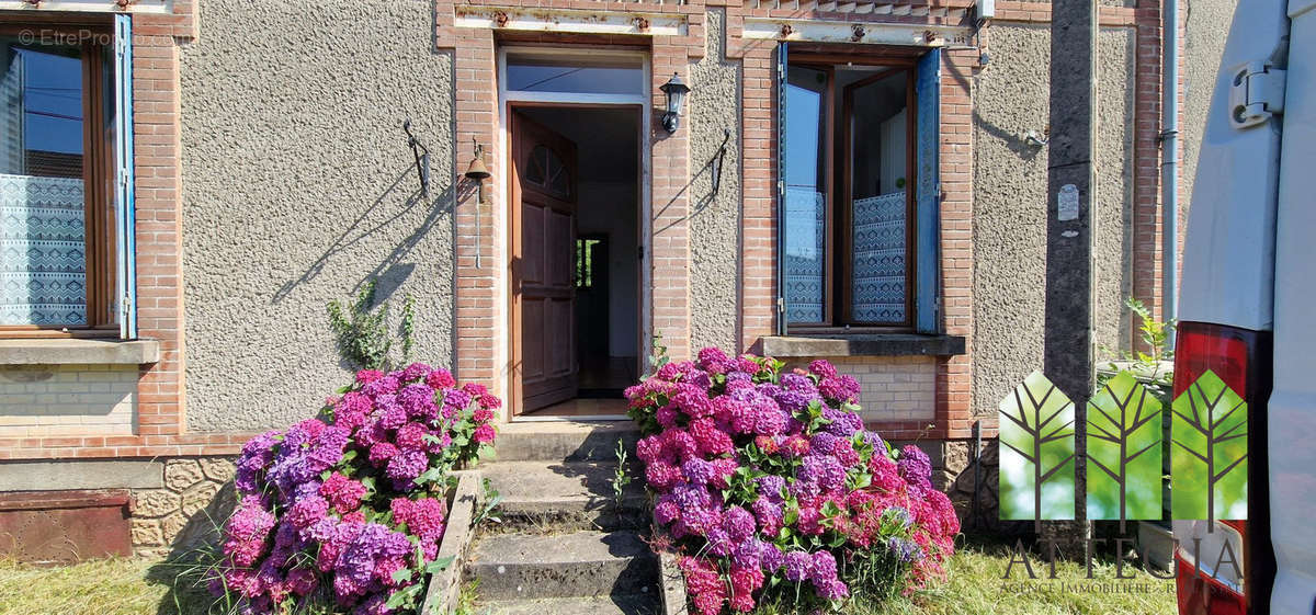 Maison à BUSSIERE-SAINT-GEORGES