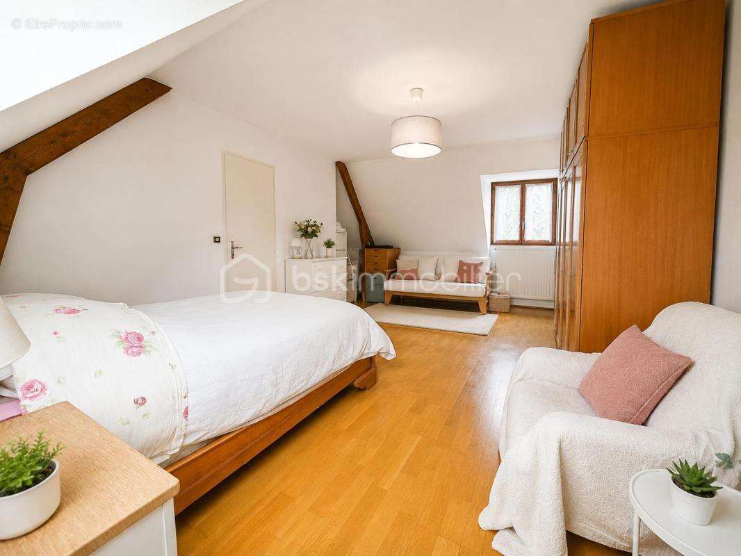 Maison 6 pièces – 143 m² – 4 chambres – Parc paysager de 1 700 m² - photo 11