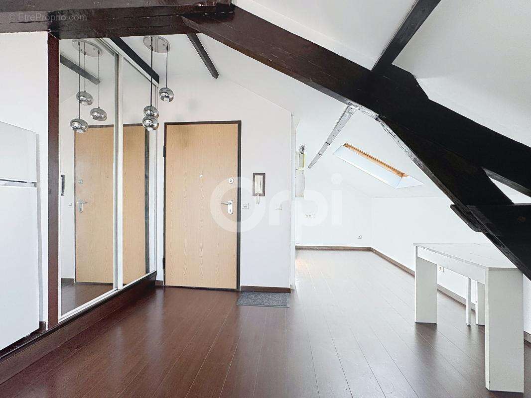 Studio à Vendre 17,37m² loi Carrez (23,31 m² au sol) - proximité centre-ville et 10 minutes RER A - - photo 3