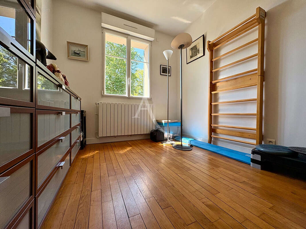 Maison Gif Sur Yvette  9 pièce(s) 183 m2 - photo 11