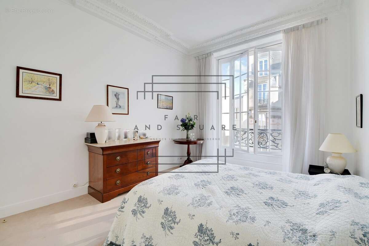 Appartement à PARIS-16E