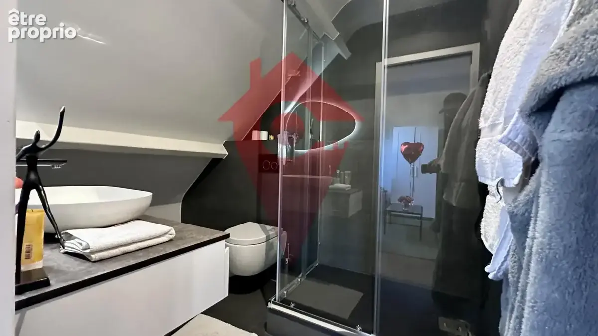 Maison familiale de 180 m2 avec piscine et jardin sans vis-à - photo 16