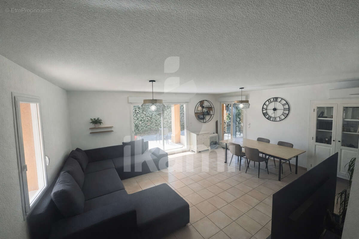 Maison à ROQUEBRUNE-SUR-ARGENS